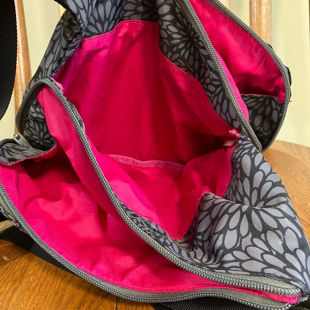 Baggallini Pocket Crossover Crossbody Bag Black Floral Nylon Travel Purse Small - Picture 14 of 16